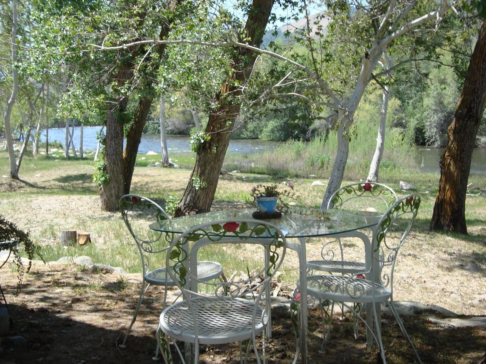 Sequoia Riverfront Cabins Three Rivers Exterior foto